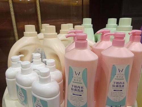 萬源成都商會走訪鴻利亮彩日用品，助力企業復工復產